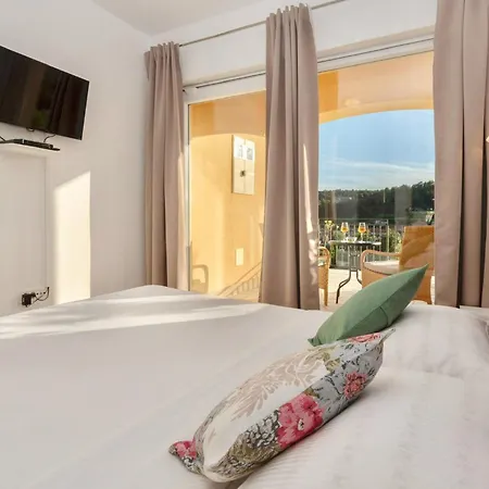 Apartment Gorgeous In With House A Panoramic View Skradin