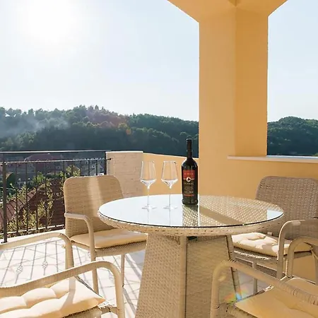 Apartment Gorgeous In With House A Panoramic View *